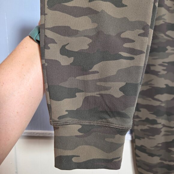 Zyia Active Small Classic Camo Pull On Drawstring Jogger Style Pants - Picture 4 of 11